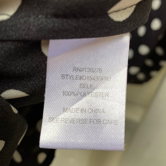 🌸 4/$20 Daniel Rainn Polka Dot Top - Picture 5 of 6